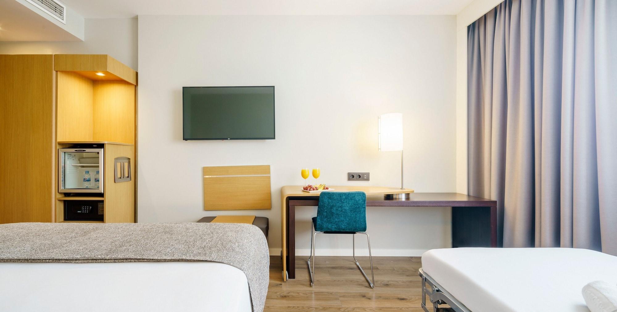 Hotel Ilunion Valencia 4 Extérieur photo